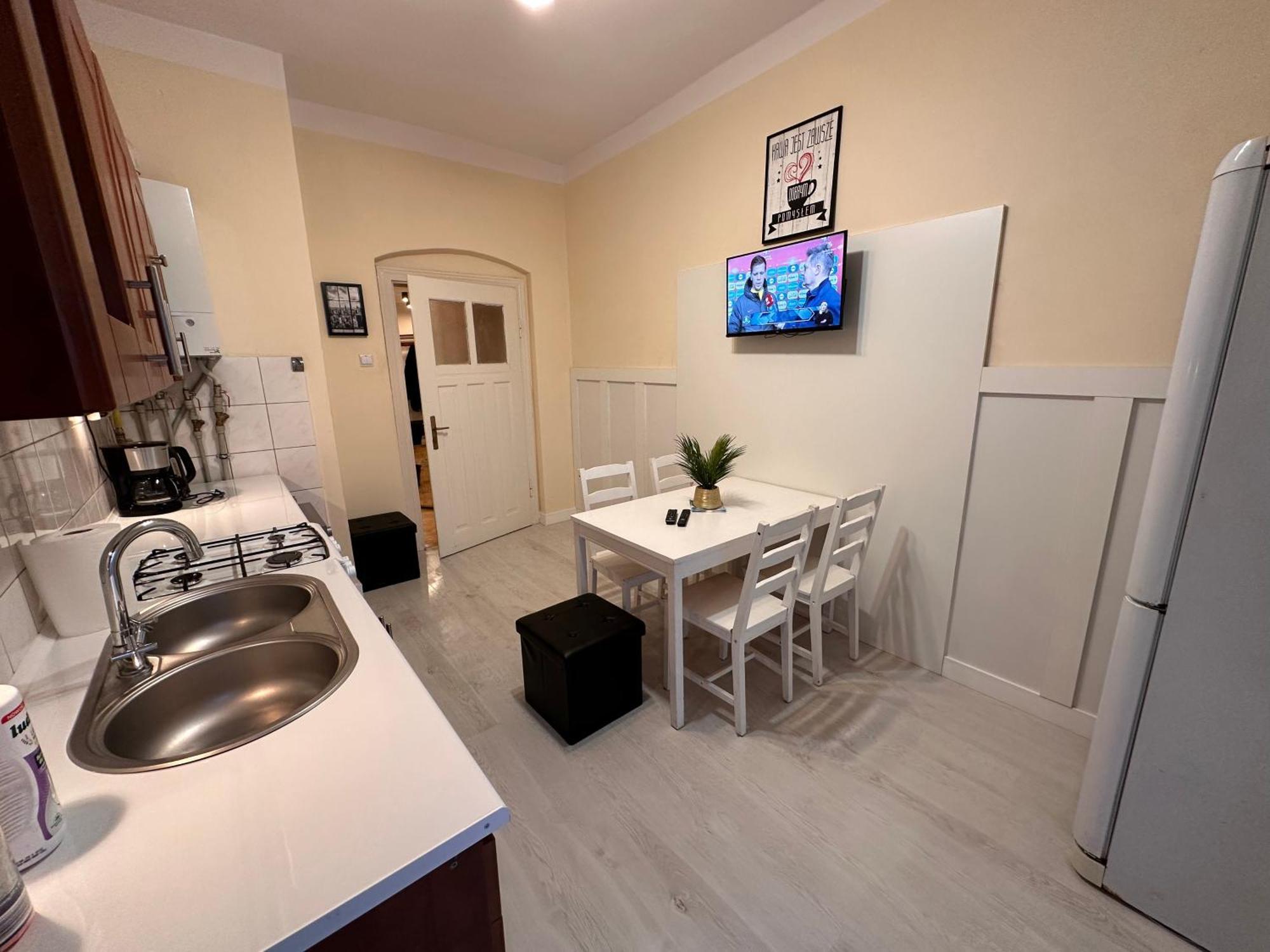 Apartamenty Ktw Central Station Катовице Екстериор снимка