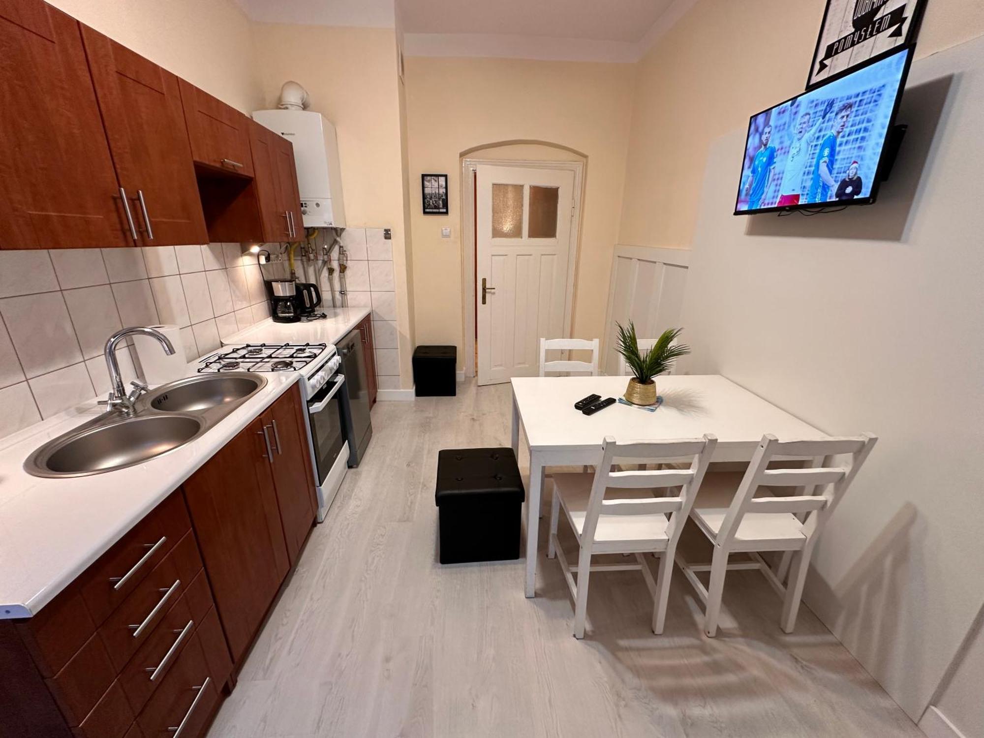 Apartamenty Ktw Central Station Катовице Екстериор снимка