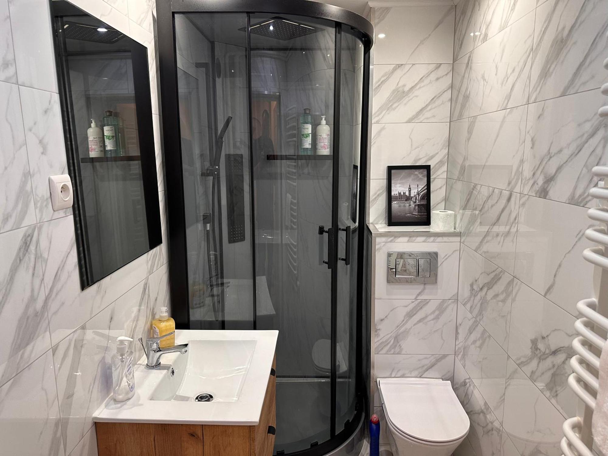 Apartamenty Ktw Central Station Катовице Екстериор снимка