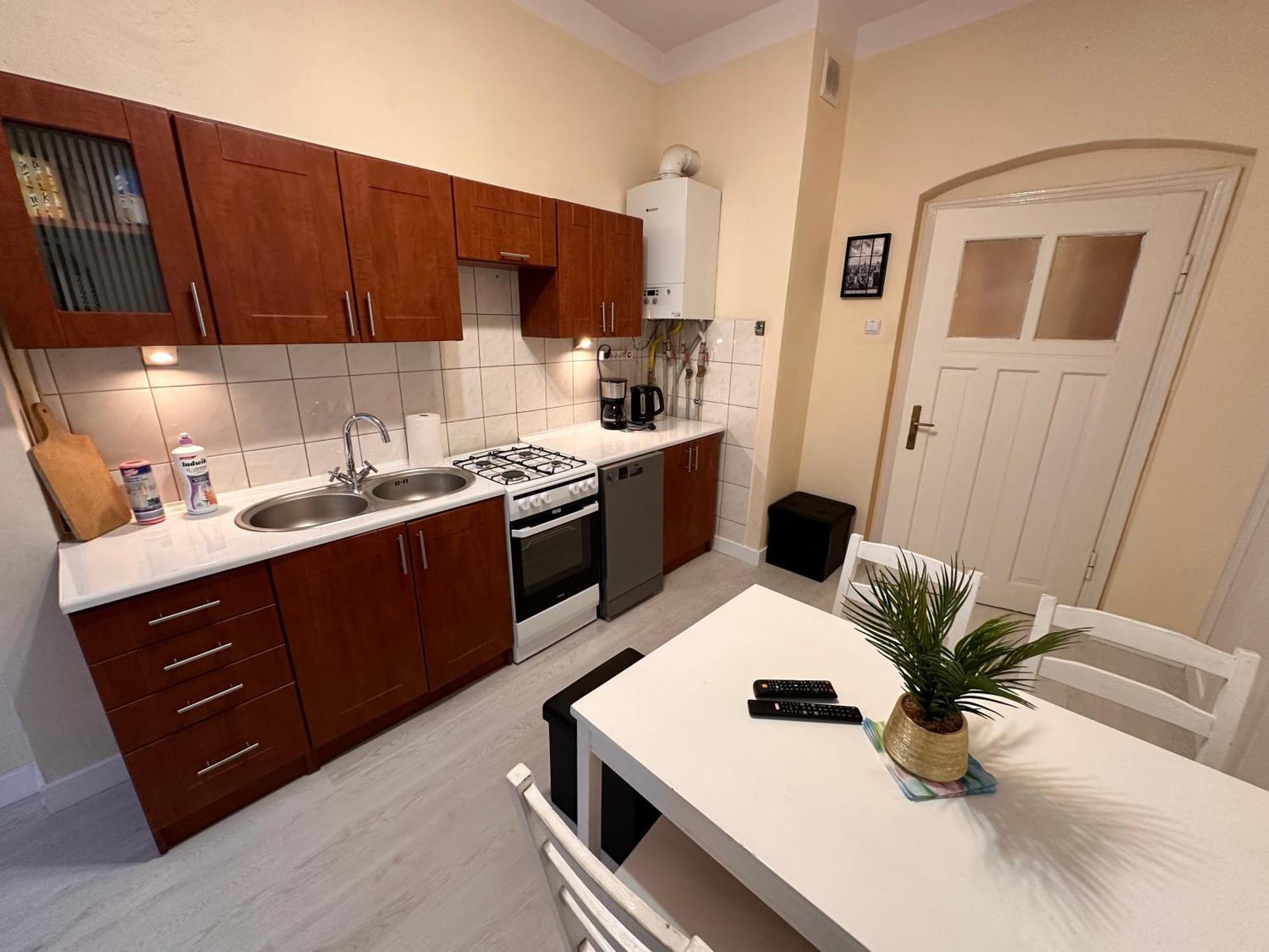 Apartamenty Ktw Central Station Катовице Екстериор снимка